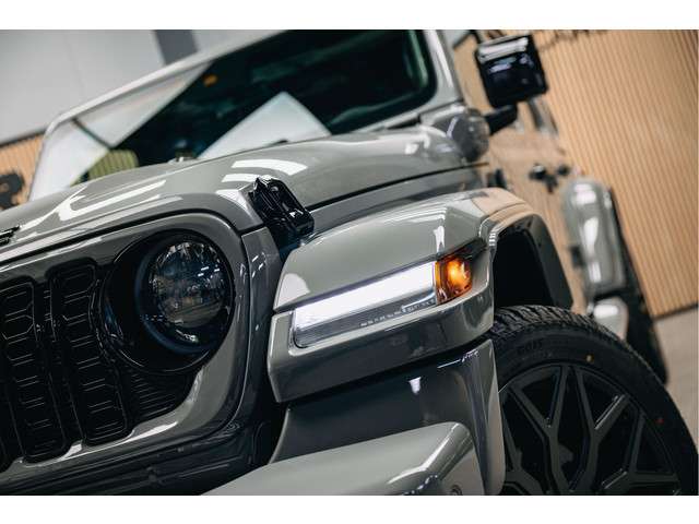 Jeep Wrangler 3