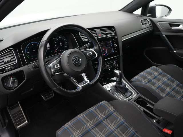 Volkswagen Golf 2