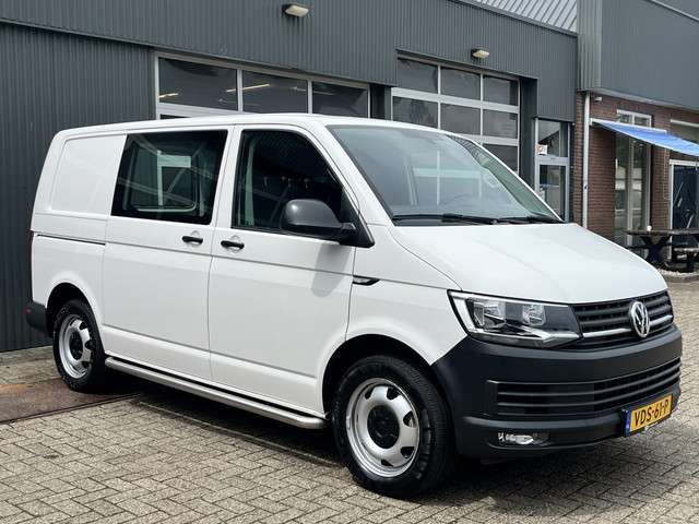 Volkswagen Transporter 2.0 tsi l1h1 benzine airco cruise controle navigatie apple carplay parkeerhulp achter 3-persoons bpm vrij voor particulier gebruik!! foto 2