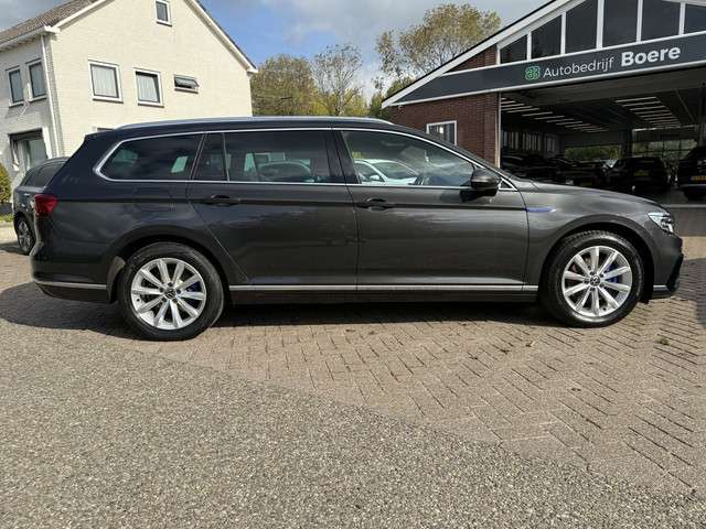 Volkswagen Passat 2