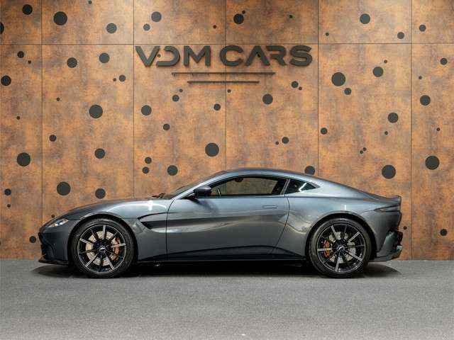 Aston Martin V8 Vantage 2