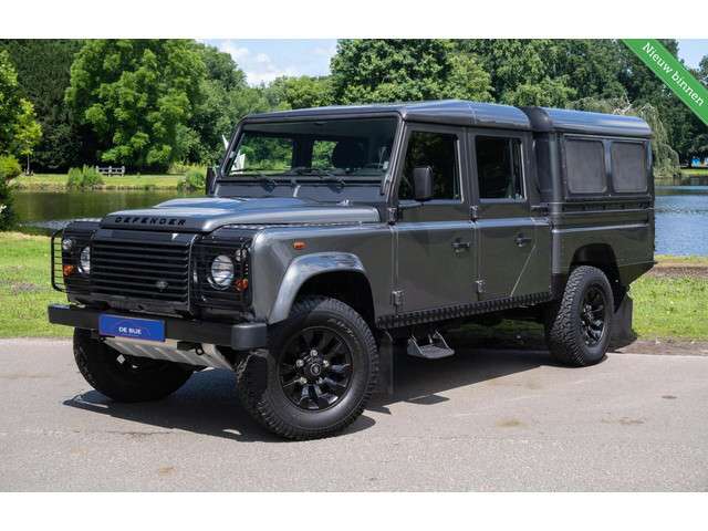 Land Rover Defender 3