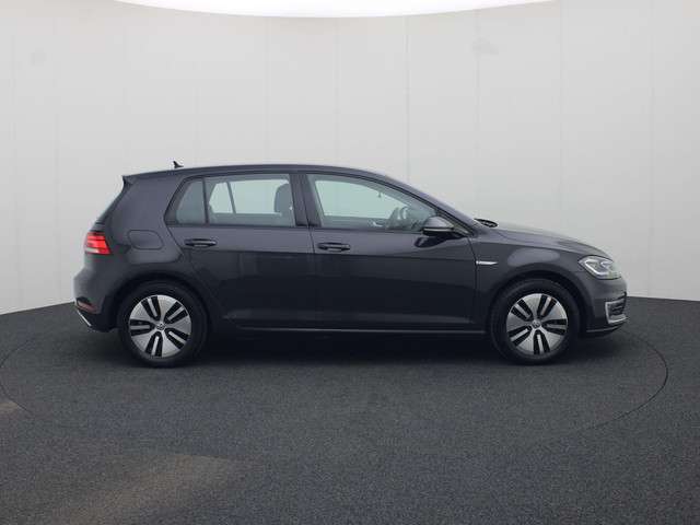 Volkswagen e-Golf 3