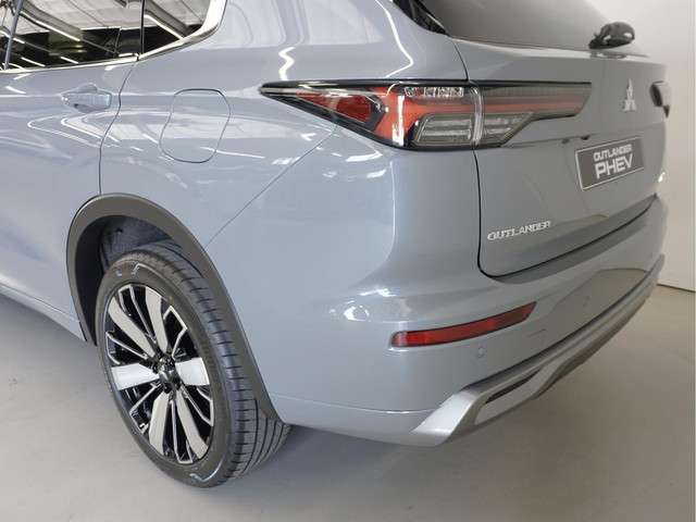Mitsubishi Outlander 3