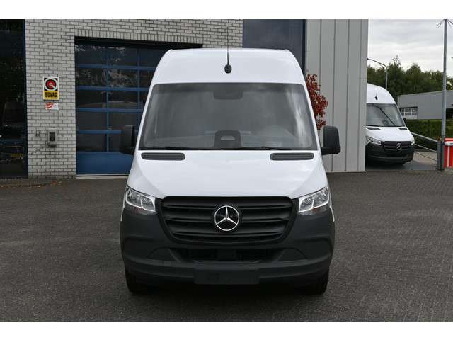 Mercedes-Benz eSprinter 2