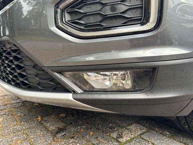 Volkswagen T-Roc 3