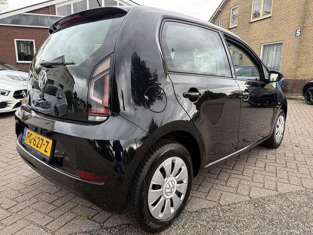 Volkswagen up! 3