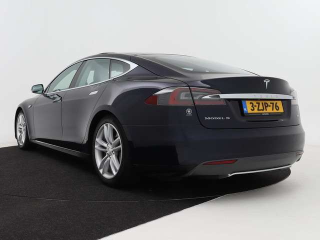 Tesla Model S 2