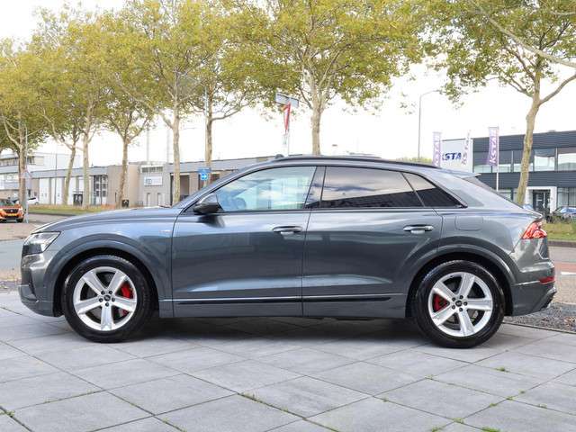 Audi Q8 2