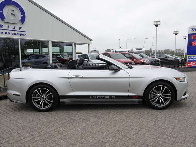Ford Mustang 2