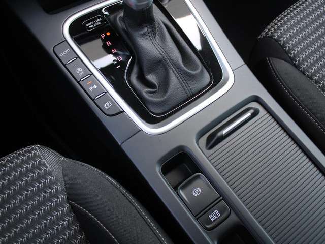 Kia Ceed 2024 Benzine