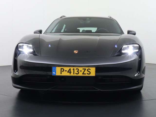 Porsche Taycan 3