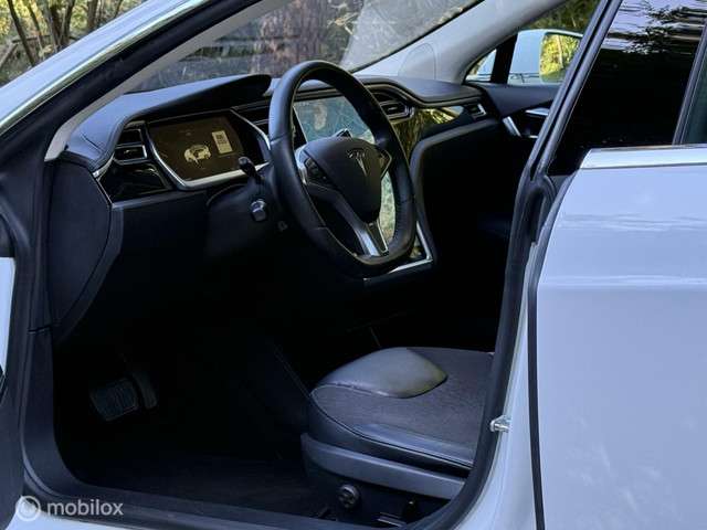 Tesla Model S 3