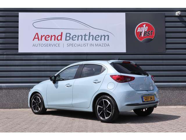 Mazda 2 3