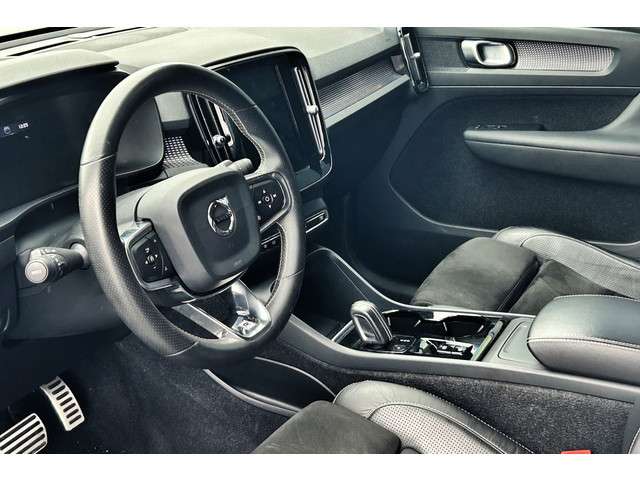 Volvo XC40 3