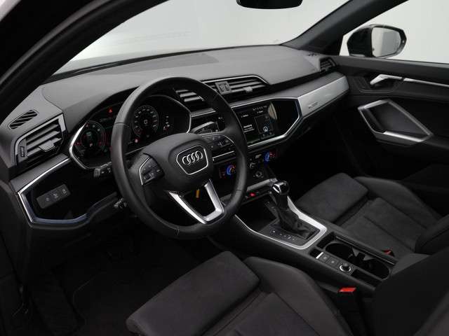Audi Q3 2023 Benzine