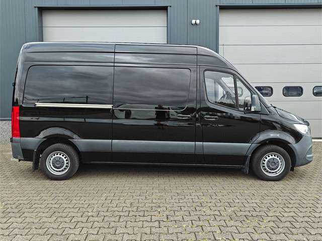 Mercedes-Benz Sprinter 2