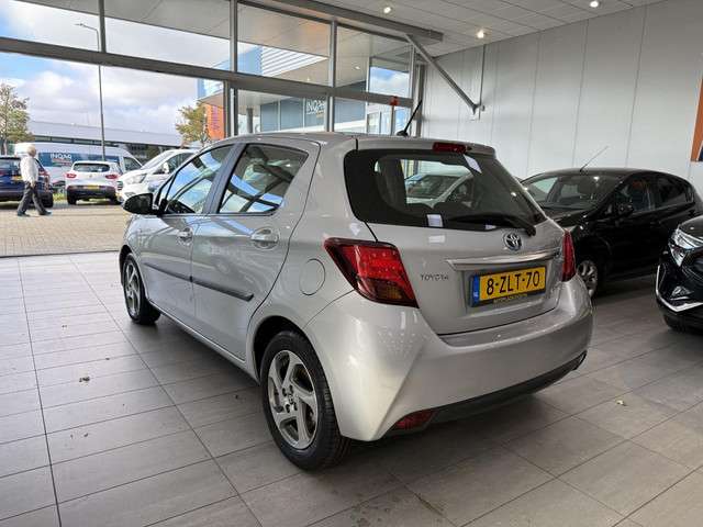 Toyota Yaris 2