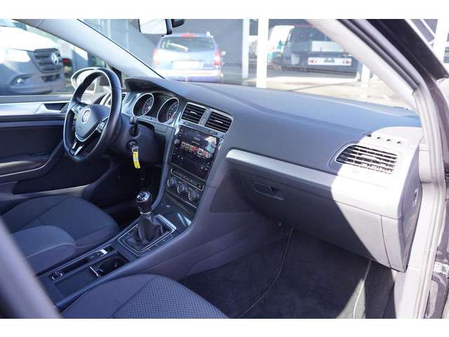 Volkswagen Golf 2019 Benzine