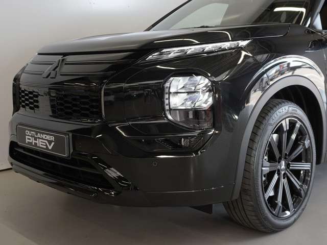 Mitsubishi Outlander 2