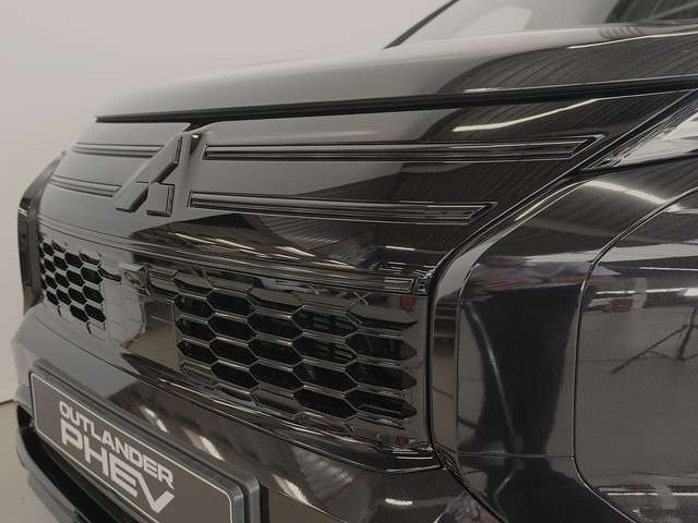 Mitsubishi Outlander 3