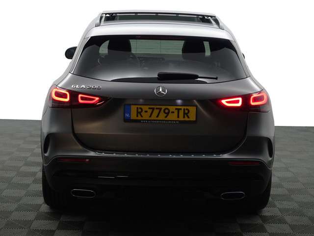 Mercedes-Benz GLA 2