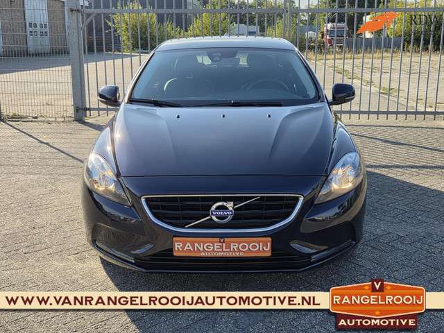 Volvo V40 3