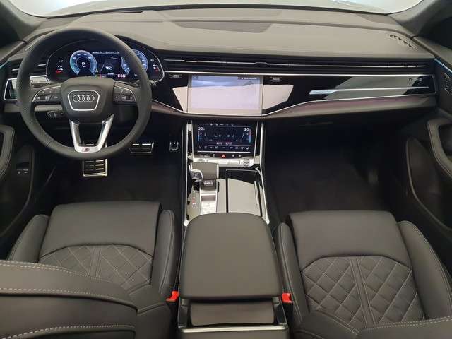 Audi Q8 3