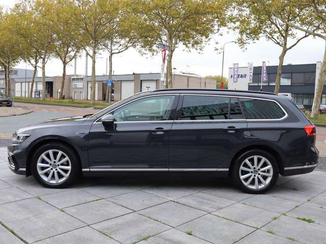 Volkswagen Passat 2