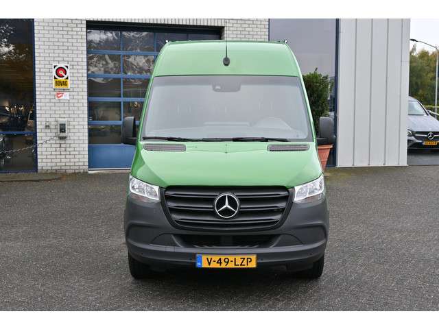 Mercedes-Benz Sprinter 2