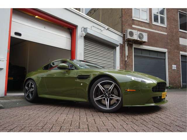 Aston Martin V8 Vantage 3