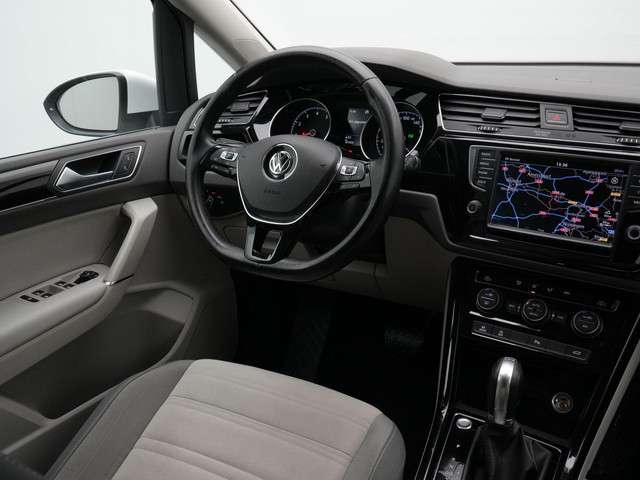 Volkswagen Touran 2