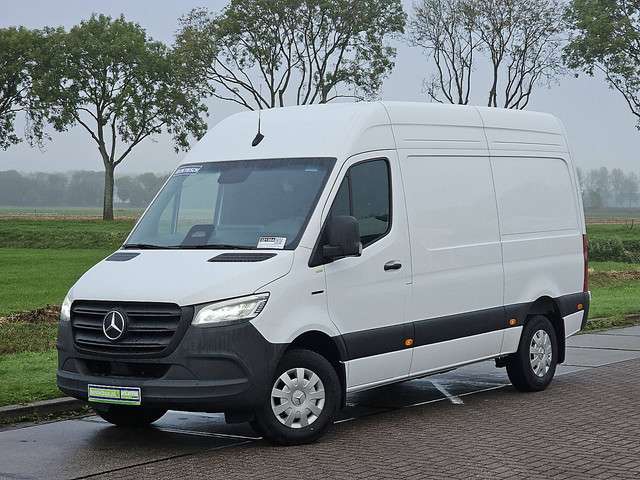 Mercedes-Benz eSprinter 2