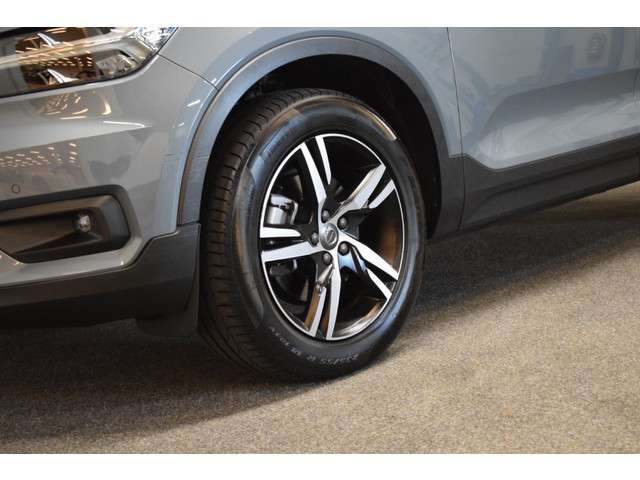 Volvo XC40 3