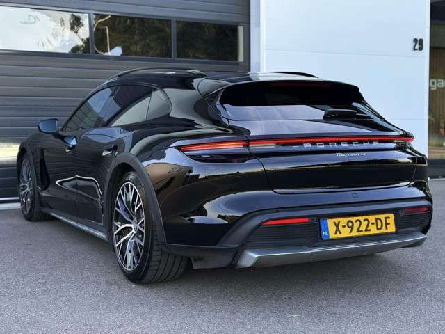 Porsche Taycan 2
