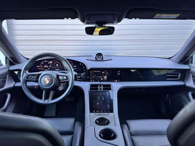 Porsche Taycan 3
