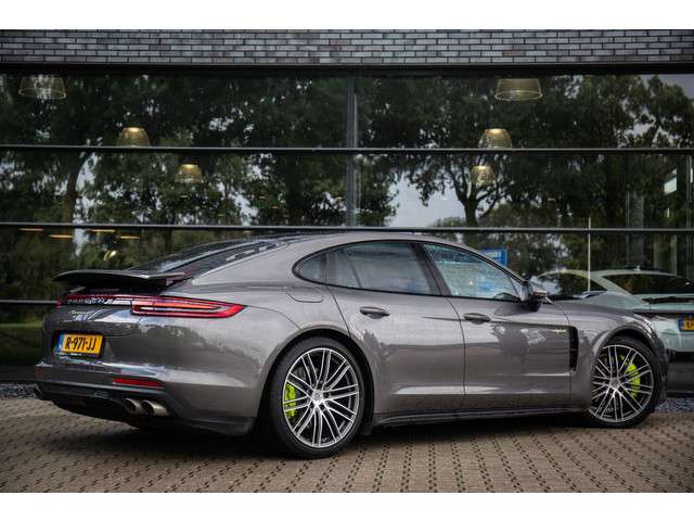 Porsche Panamera 2