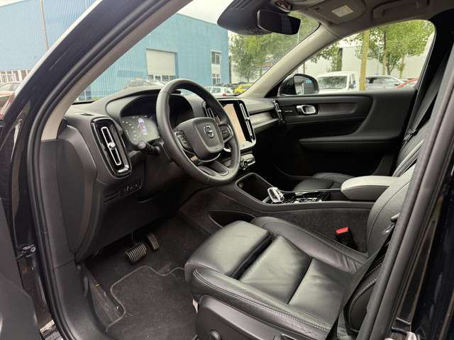 Volvo XC40 3