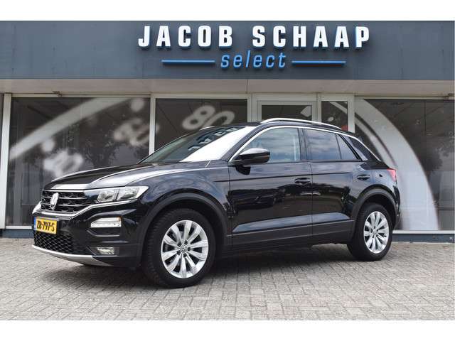 Volkswagen T-Roc 1.5 tsi style automaat / navigatie / adap. cruise / trekhaak / camera / pdc v+a / 17" lm foto 10