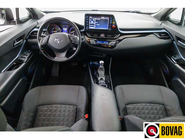 Toyota C-HR 2