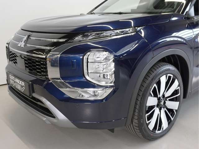 Mitsubishi Outlander 2