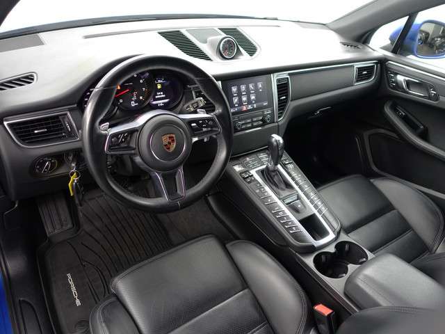 Porsche Macan 2