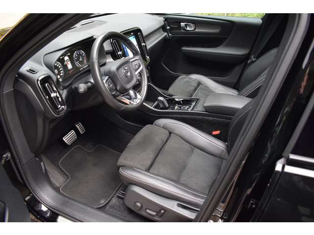 Volvo XC40 3