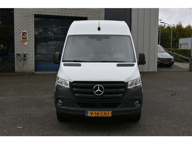 Mercedes-Benz Sprinter 2