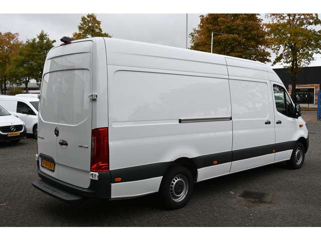 Mercedes-Benz Sprinter 3