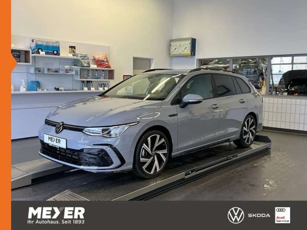 Volkswagen Golf 2023 Benzine