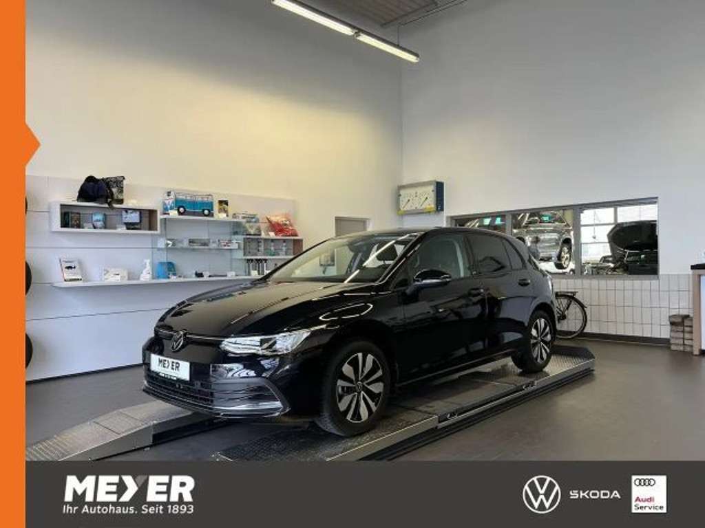 Volkswagen Golf 2023 Benzine