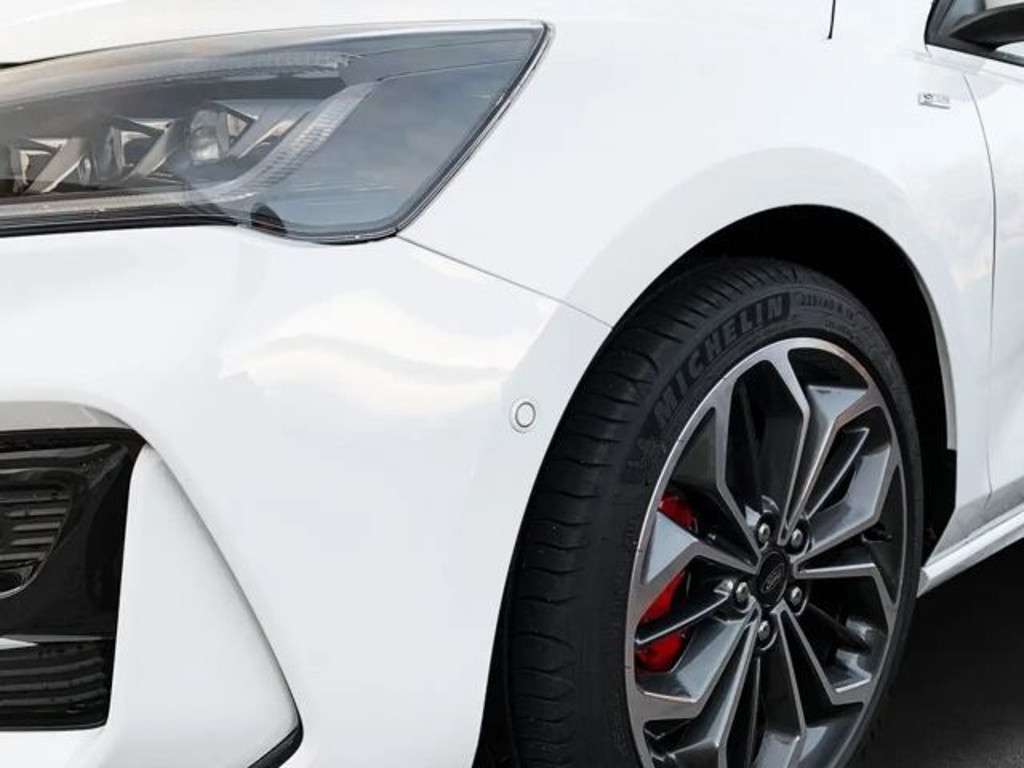 Ford Focus 2023 Benzine