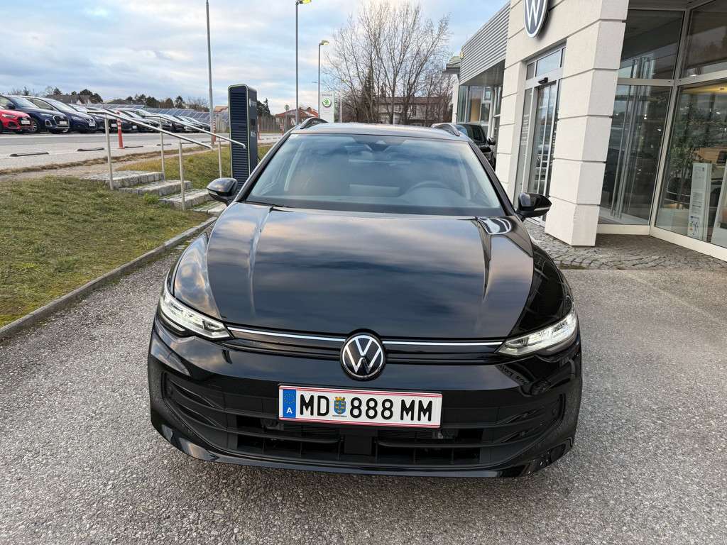 Volkswagen Golf 2024 Benzine