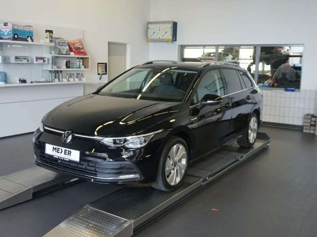 Volkswagen Golf 2024 Benzine